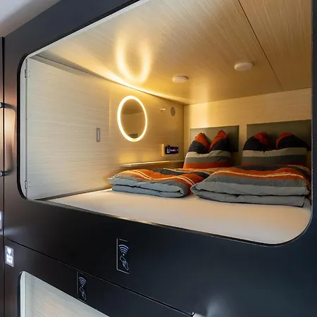 Mue Cubes Capsule hotel *
