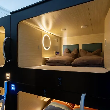 Mue Cubes Capsule hotel *