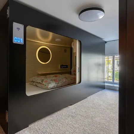 Capsule hotel Mue Cubes *