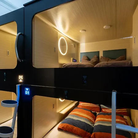 Capsule hotel Mue Cubes *