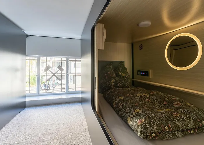 Mue Cubes Kapslový hotel *