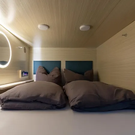 Mue Cubes Capsule hotel *