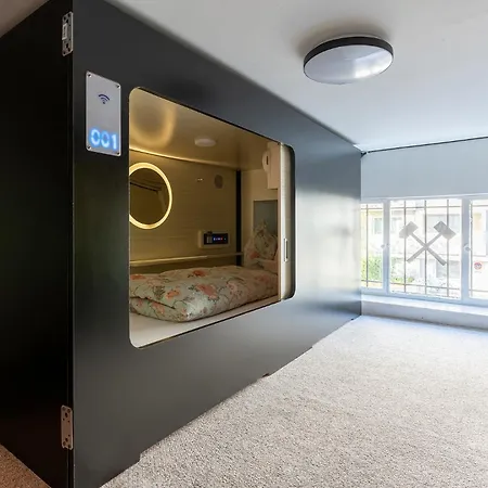 Mue Cubes Hotel kapsułowy *