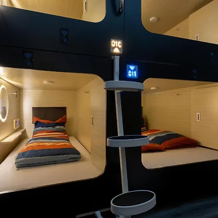 Mue Cubes Capsule hotel