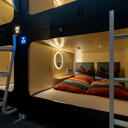 Mue Cubes Capsule hotel *